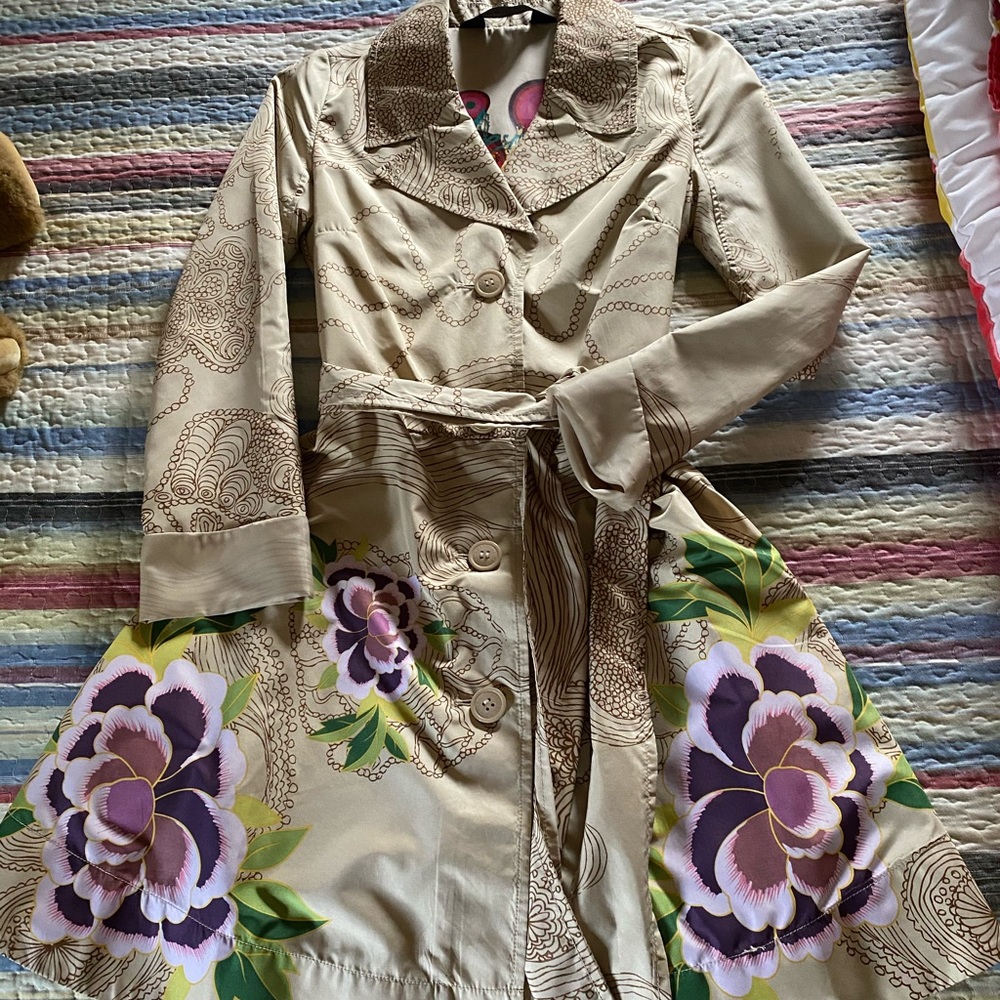 NWOT beautiful button-up jacket
